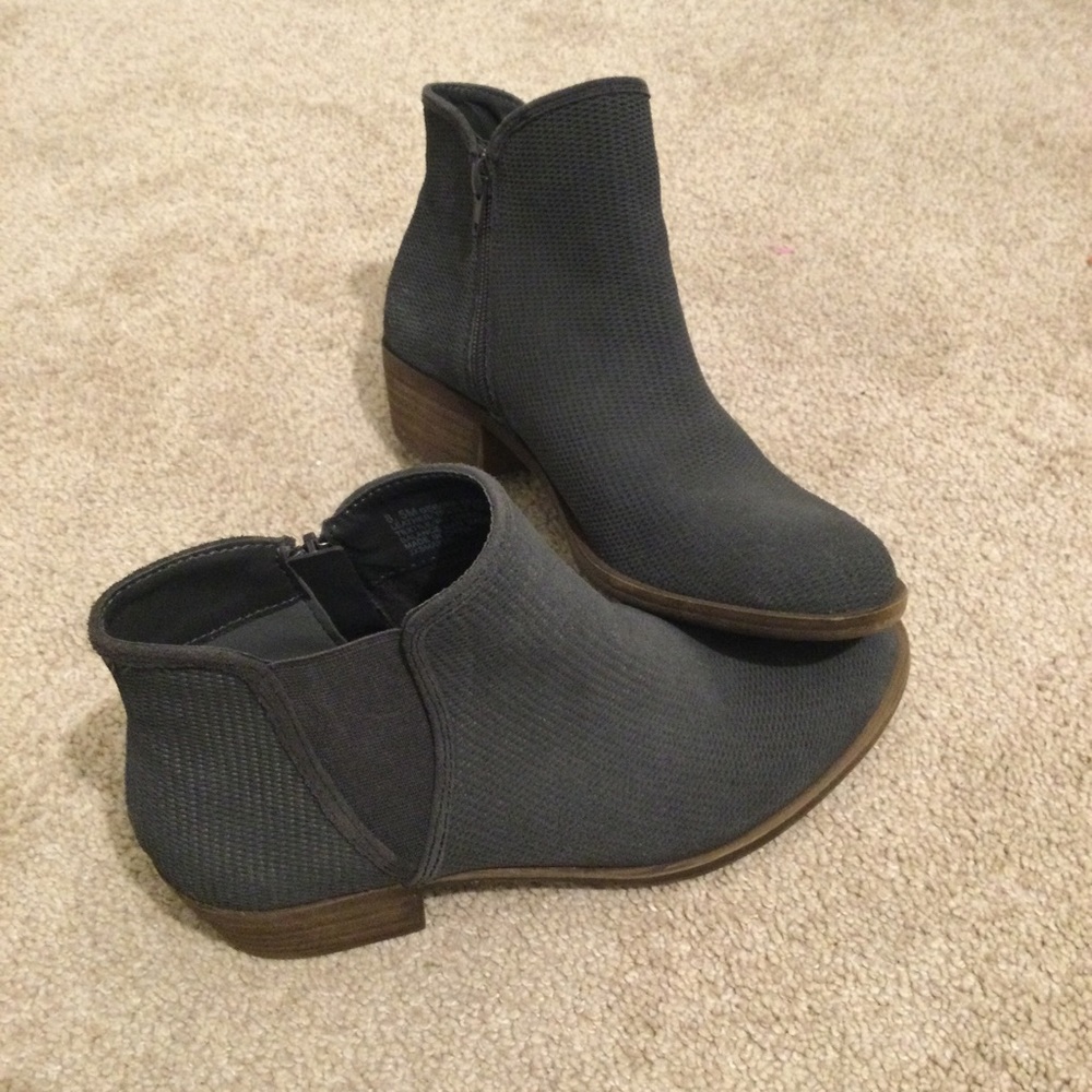 kensie gray ankle boots
